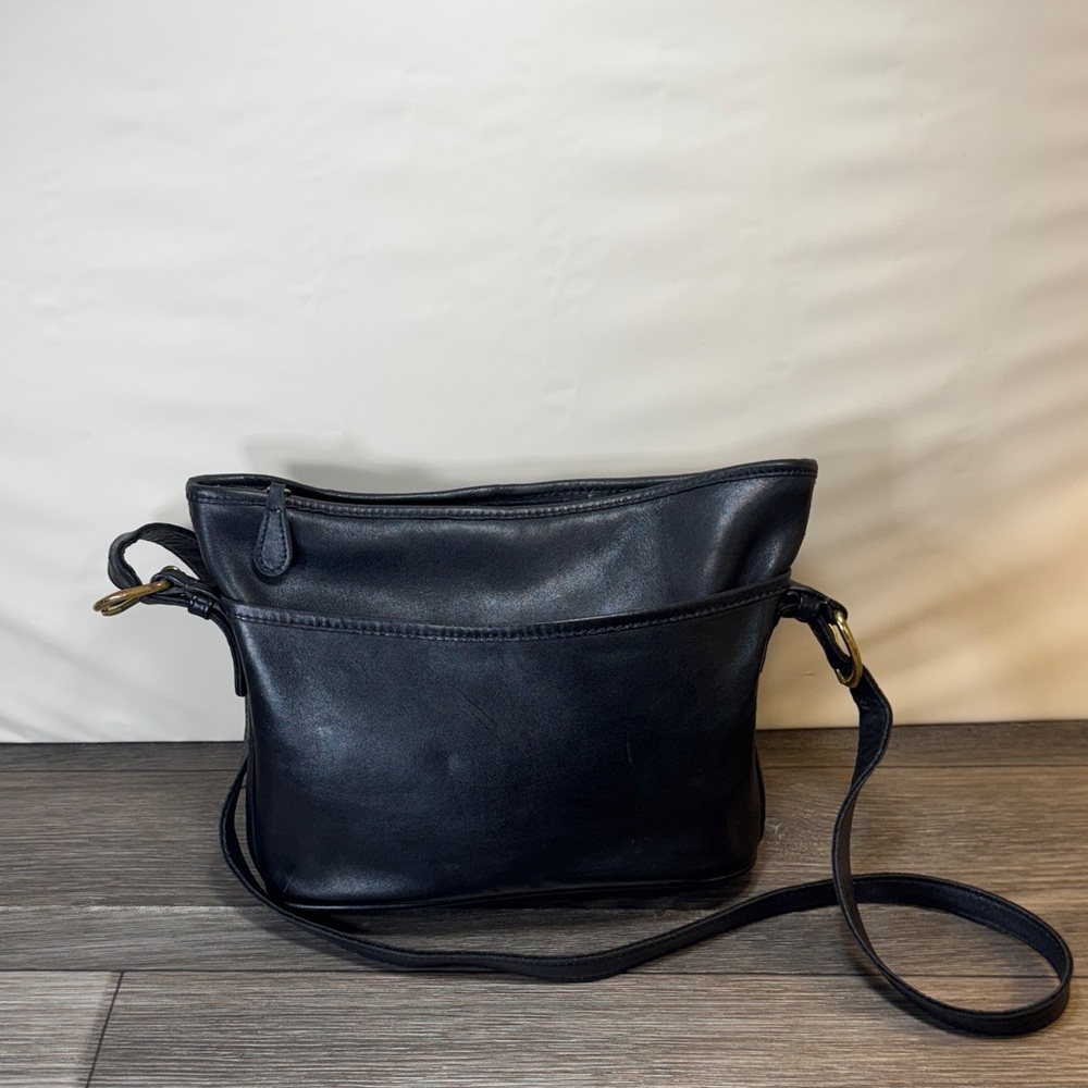 Coach vintage Black Leather Shoulder Bag #4143